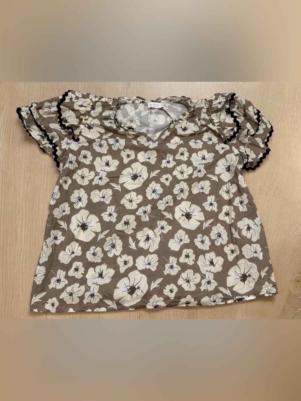 Brown Floral Ruffle Sleeve Blouse with Black Trim
